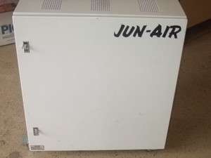 JUN AIR 1000 5S QUITE AIR COMPRESSOR   FOR CLEAN ROOM, DENTAL, MEDICAL 