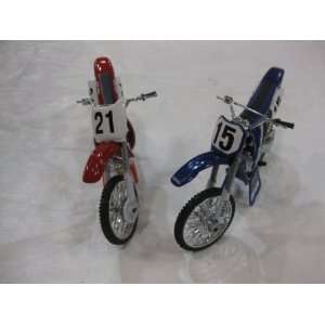  Diecast Honda Dirt Bike Edition #S 15 and 21 in a 124 