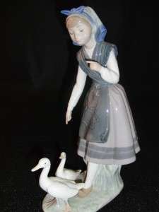 LLADRO, ARACELY WITH DUCKS, #5202, *** PERFECT CONDITION**  