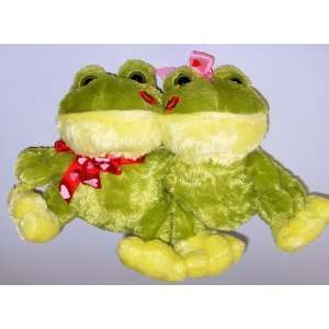  Two Lovable Kissing Frogs Plush toy set Toys & Games