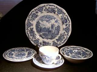 Wedgwood Royal Homes of Britain Blue Dinner Plates 2  