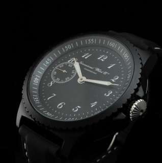 It is fitted on a new 20mm black rubber strap with contrasting white 