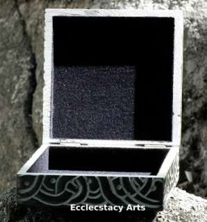 PENTACLE WITH CELTIC KNOT Black Soapstone Box Handmade Tarot, Runes 