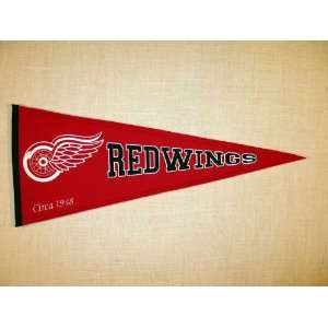    Detroit Red Wings NHL Vintage Hockey Pennant