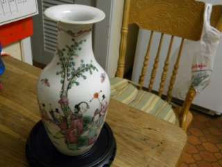 ANTIQUE CHINESE FAMILLE ROSE VASE Qing  