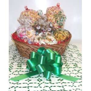 Scotts Cakes Large Beach Lovers Christmas Basket no Handle Holly 