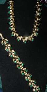 VINTAGE COSTUME JEWELRY CORO GREEN EMERALD STONE NECKLACE AND BRACLET 