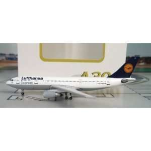  Aeroclassics Lufthansa NC A300 600R Model Airplane 