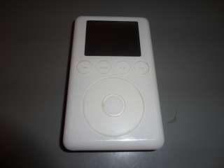 White Apple iPod 15GB 3rd Generation 3 Broken Damaged Needs Repair  