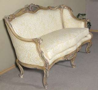   French Style Cream Upholstered Carved Floral Sofa Couch e768  