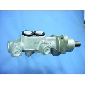   Qualitee International Parts 66 12 300 New Master Cylinder Automotive