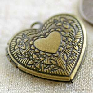   Plated Brass Filigree heart Lockets Pendant 22.5x24.5mm b17b PICK