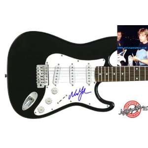  Phish Mike Gordon Autographed Signed Guitar & Proof 