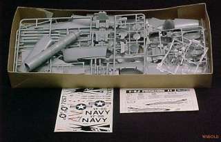   US Navy F 4J PHANTOM II Model Kit #4706 (1/32 Scale) Open Box  