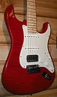 Fender® Custom Shop Custom Deluxe Stratocaster® FMT MN Candy Red w 
