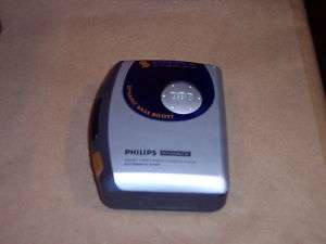 PHILIPS MAGNAVOX AQ6581 Cassette Player am/fm radio  