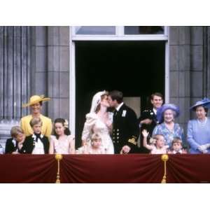  Queen Elizabeth IIs Son, Prince Andrew, Marries Sarah Ferguson 