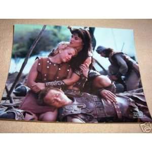   CONSOLING GABRIELLE ON BATTLEFIELD PHOTO LUCY LAWLESS 