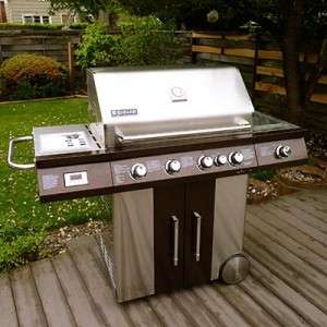 Jenn Air Stainless Steel Grill 68,000 BTU Total, 774 sq. in. Cooking 