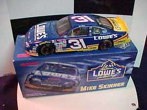 NEW 2000 MIKE SKINNER #31 LOWES 1/24 CW ACTION CAR  