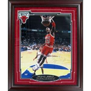Michael Jordan Autographed Framed Chicago Bulls 16x20 Frame (Upper 