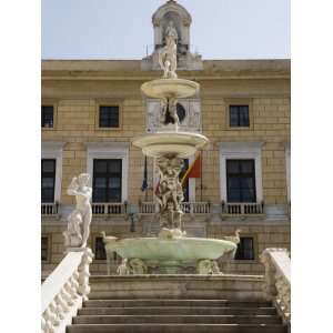  Statues and the Fontana Pretoria, Palermo, Sicily, Italy 