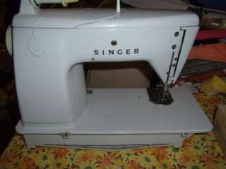 Singer Touch & Sew Sewing Machine Model 600E With Manual & Acc Just 