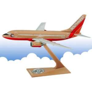  Snap Fit Model Plane 1/200 Scale (LP39160N   B737 700 Southwest 